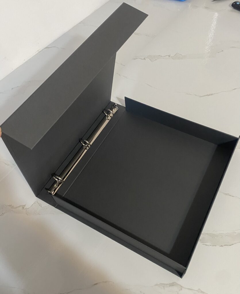 The Manifiesto Black Obsidian